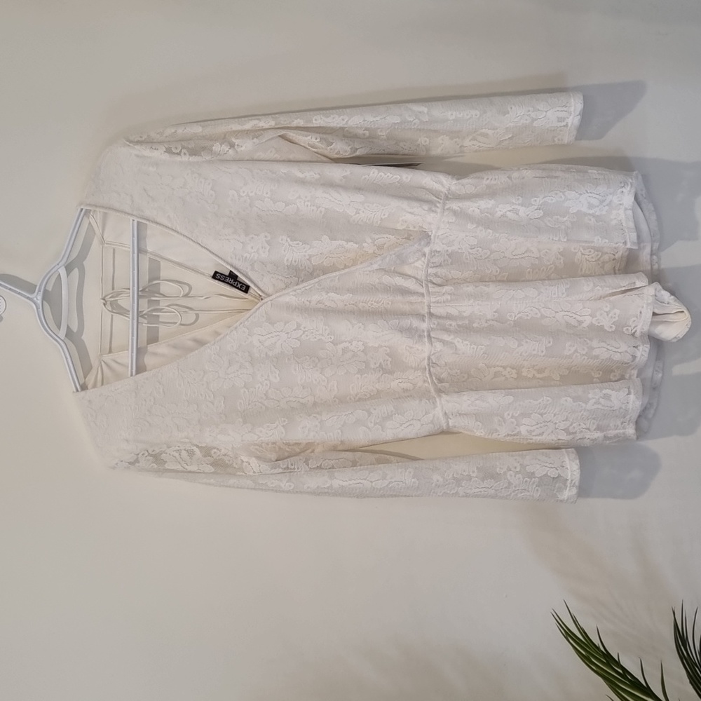 BNWT Express cream lace romper size M